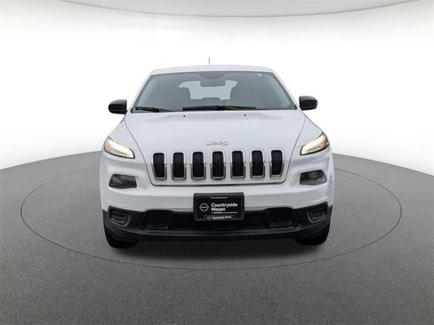 Used 2017 Jeep Cherokee Sport image 2