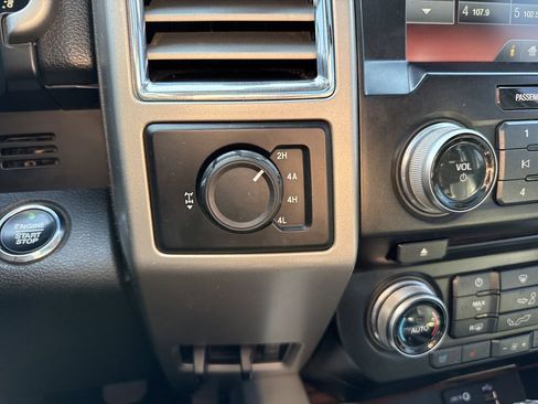 Used 2015 Ford F150 Lariat w/ Equipment Group 502A Luxury AWD/4WD image 24