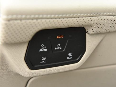 Certified 2026 Volkswagen Atlas SE w/ Panoramic Sunroof Package FWD image 11