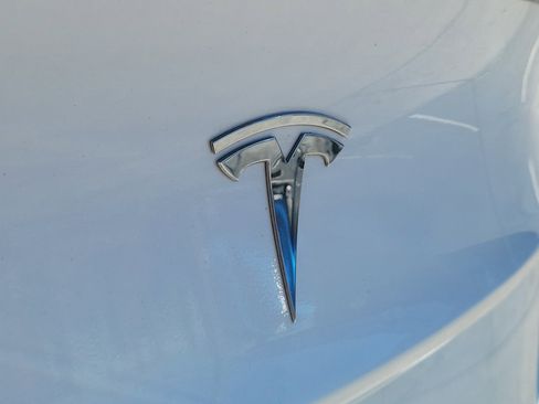 Used 2021 Tesla Model 3 Standard Range Plus image 8