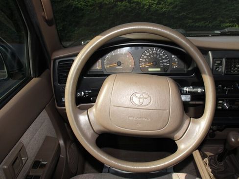 Used 1998 Toyota Tacoma 4x4 Xtracab w/ Convenience Pkg image 19