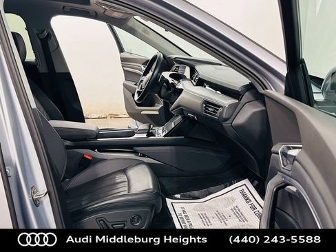 Used 2021 Audi e-tron Premium Plus w/ Premium Plus Package image 10