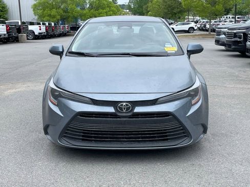 Used 2025 Toyota Corolla LE FWD image 2