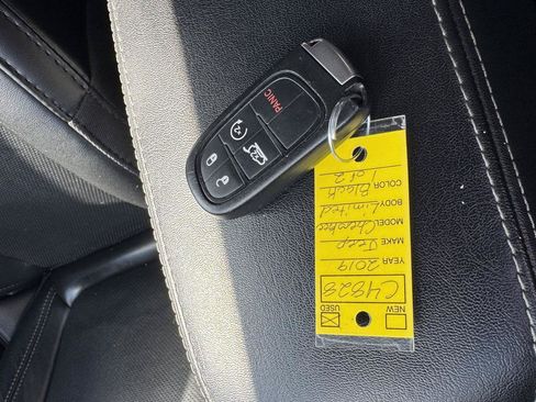 Used 2019 Jeep Cherokee Limited AWD/4WD image 33
