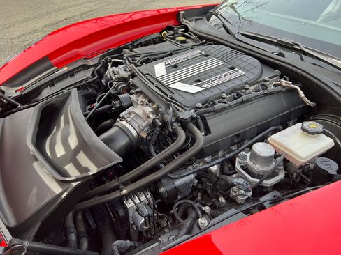 Used 2015 Chevrolet Corvette Z06 w/ 3LZ Preferred Equipment Group image 32