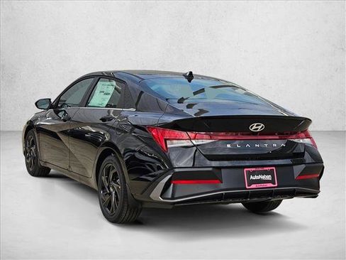 New 2026 Hyundai Elantra SEL Sport FWD image 9