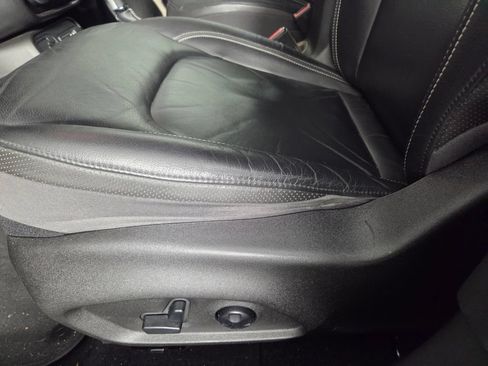 Used 2017 Jeep Renegade Limited FWD image 11