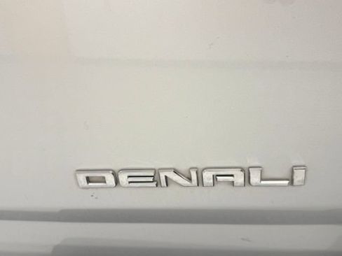 Used 2017 GMC Canyon Denali AWD/4WD image 12