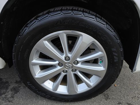 Used 2012 Toyota Highlander Limited image 13