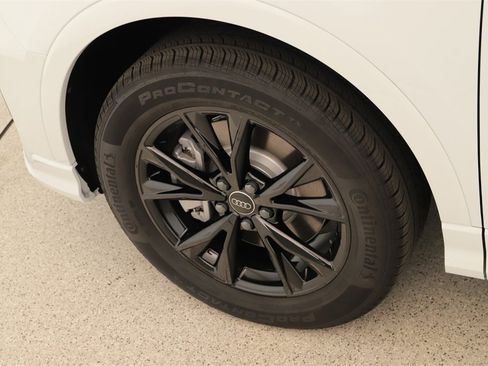 New 2025 Audi Q3 2.0T Premium image 30