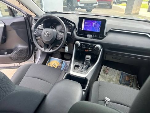 Used 2023 Toyota RAV4 LE FWD image 31