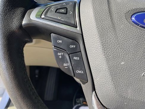 Used 2016 Ford Fusion SE w/ Equipment Group 202A image 11