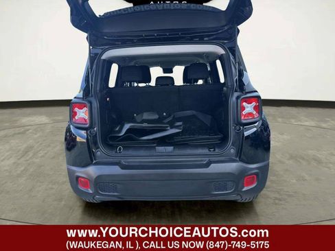 Used 2022 Jeep Renegade Latitude AWD/4WD image 26