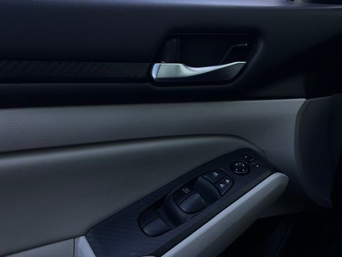 Used 2025 Nissan Altima 2.5 SV image 21