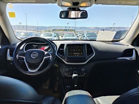 Used 2016 Jeep Cherokee Trailhawk w/ Cold Weather Group image 11