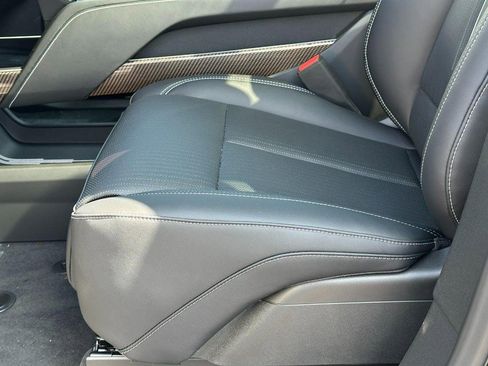 New 2026 Cadillac Vistiq Luxury image 16