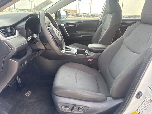 Used 2025 Toyota RAV4 XLE image 2