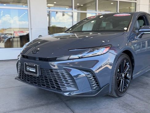 Used 2026 Toyota Camry SE FWD image 3