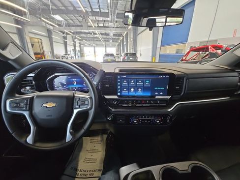 Used 2024 Chevrolet Silverado 1500 LT AWD/4WD image 21