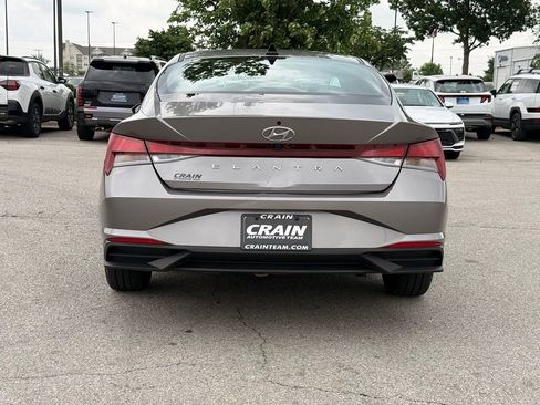 Used 2023 Hyundai Elantra SEL w/ Winter Weather Package FWD image 6