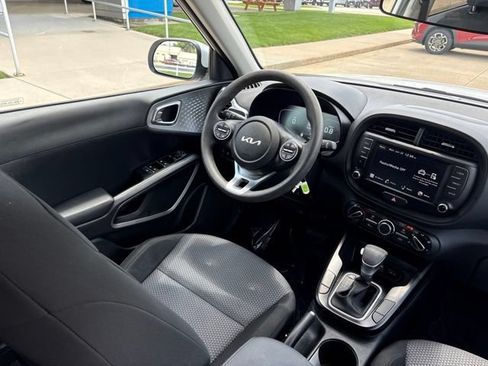 Used 2025 Kia Soul LX FWD image 24
