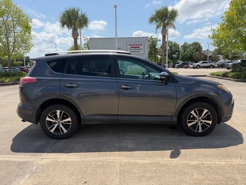 Used 2016 Toyota RAV4 XLE FWD image 4