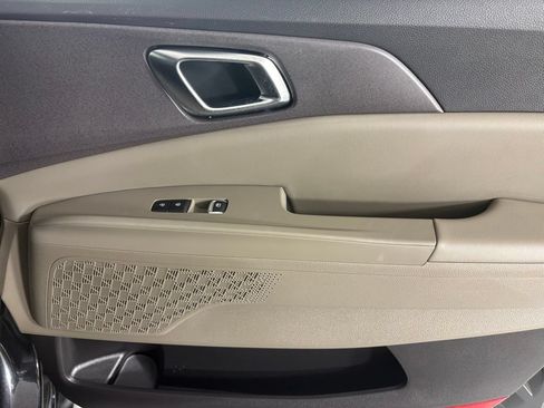 New 2026 Kia Carnival EX FWD image 12