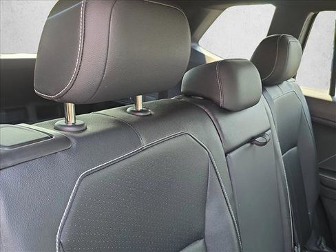 Used 2024 Volkswagen Tiguan SE R-Line image 21