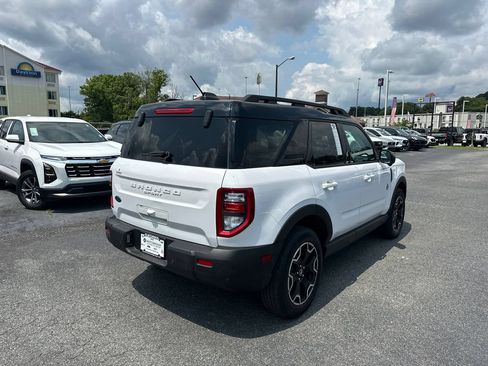 Used 2025 Ford Bronco Sport Outer Banks w/ Outer Banks Tech Package+ AWD/4WD image 7