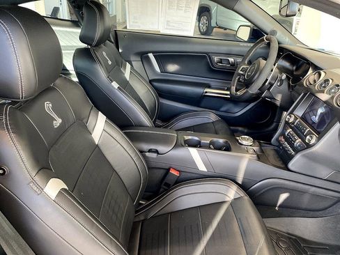 Used 2022 Ford Mustang Shelby GT500 w/ Technology Package image 19