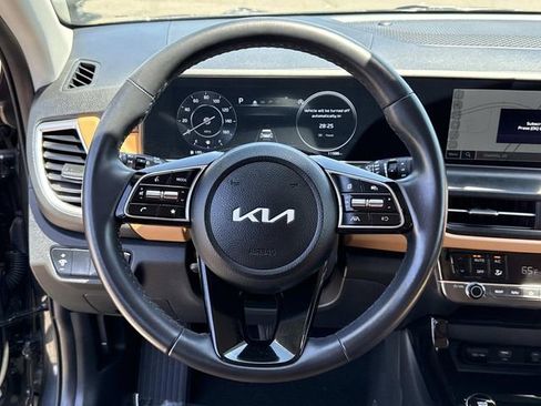 Used 2025 Kia Seltos EX w/ EX Sunroof Package AWD/4WD image 19