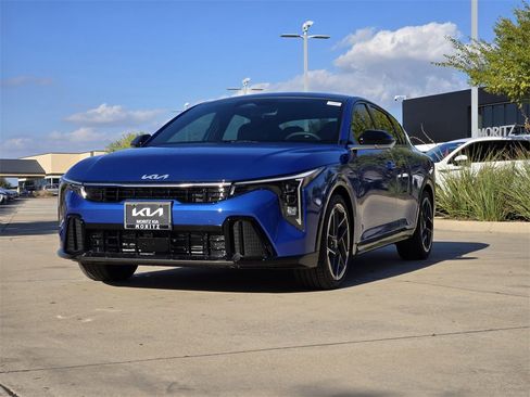 New 2025 Kia K4 GT-Line w/ GT-Line Sunroof Package image 2