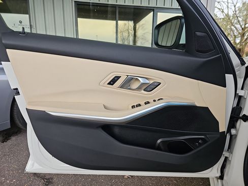 Certified 2025 BMW 330i Sedan w/ Premium Package image 29