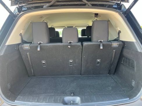 Used 2025 Nissan Pathfinder SV FWD image 27