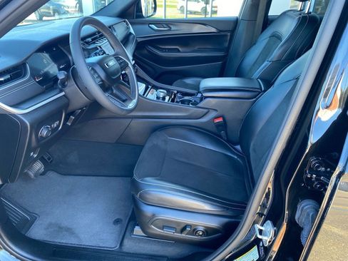 Used 2023 Jeep Grand Cherokee L Laredo AWD/4WD image 9