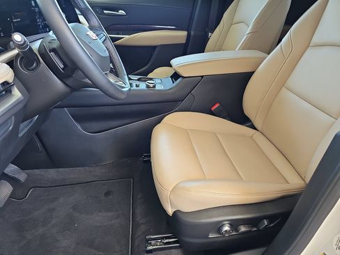 Certified 2024 Cadillac XT4 Premium Luxury w/ Cold Weather Package FWD image 15