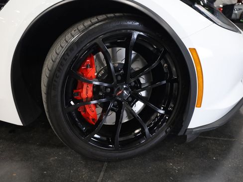 Used 2016 Chevrolet Corvette Z06 w/ 2LZ Preferred Equipment Group image 10