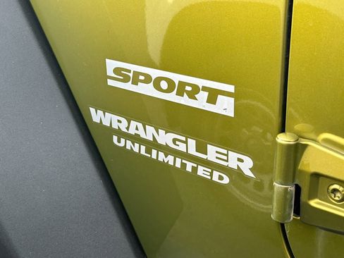 Used 2010 Jeep Wrangler Unlimited Sport image 10
