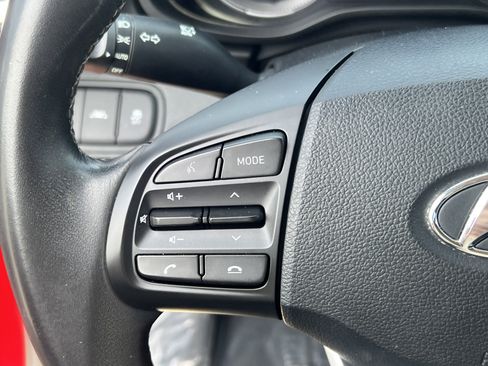 Used 2022 Hyundai Venue SEL FWD image 27