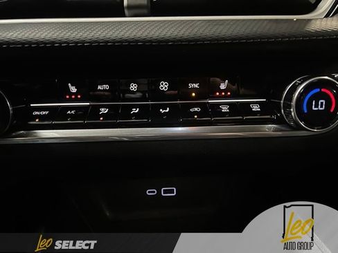 Used 2026 Chevrolet Equinox LT w/ Convenience Package II FWD image 11