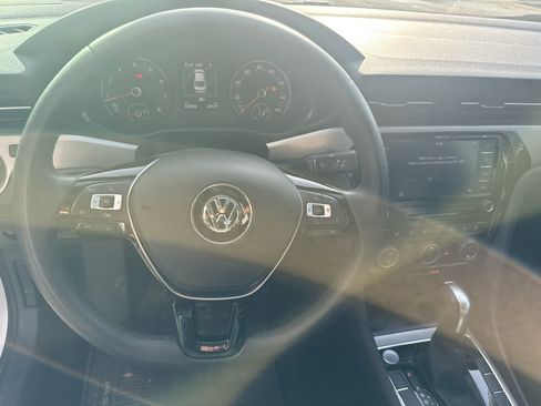 Used 2022 Volkswagen Passat 2.0T SE FWD image 8