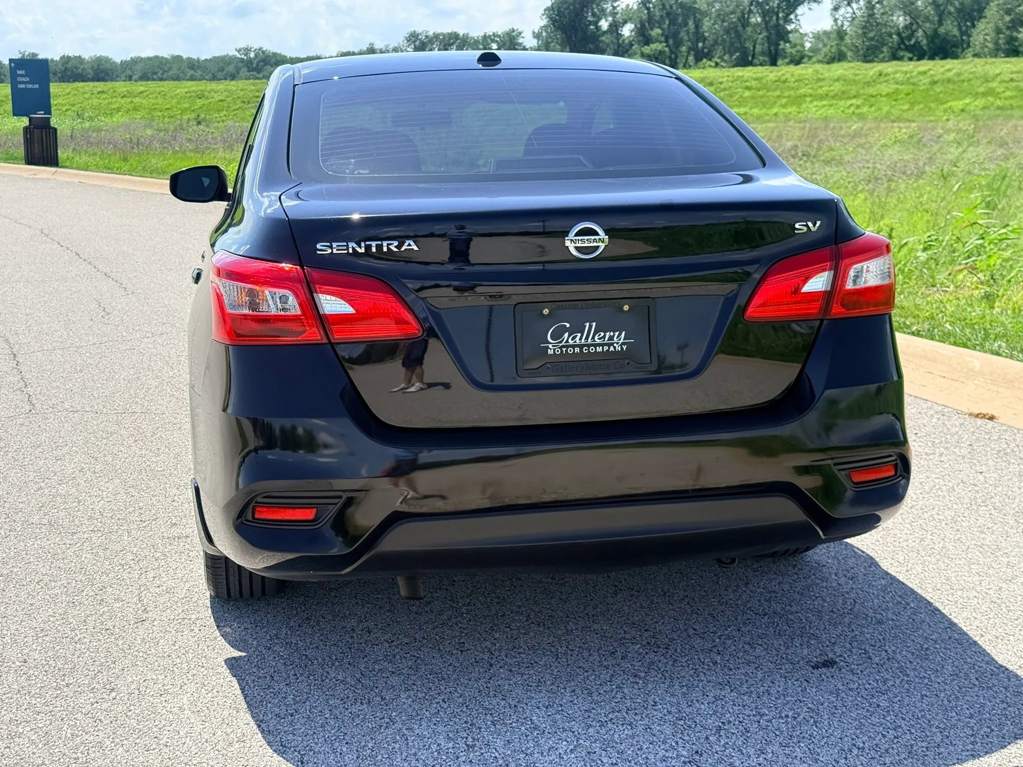 Used 2019 Nissan Sentra SV FWD image 17