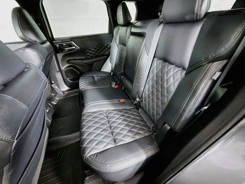 Used 2022 Mitsubishi Outlander SEL AWD/4WD image 26
