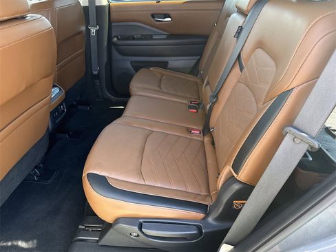 Used 2023 Nissan Pathfinder Platinum w/ Cargo Package image 20