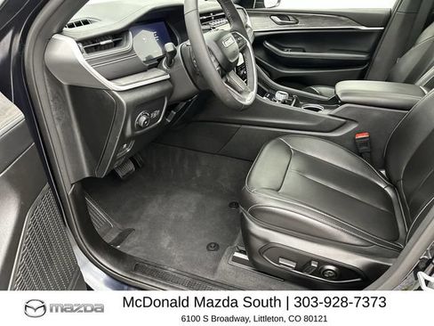 Used 2024 Jeep Grand Cherokee Limited AWD/4WD image 11