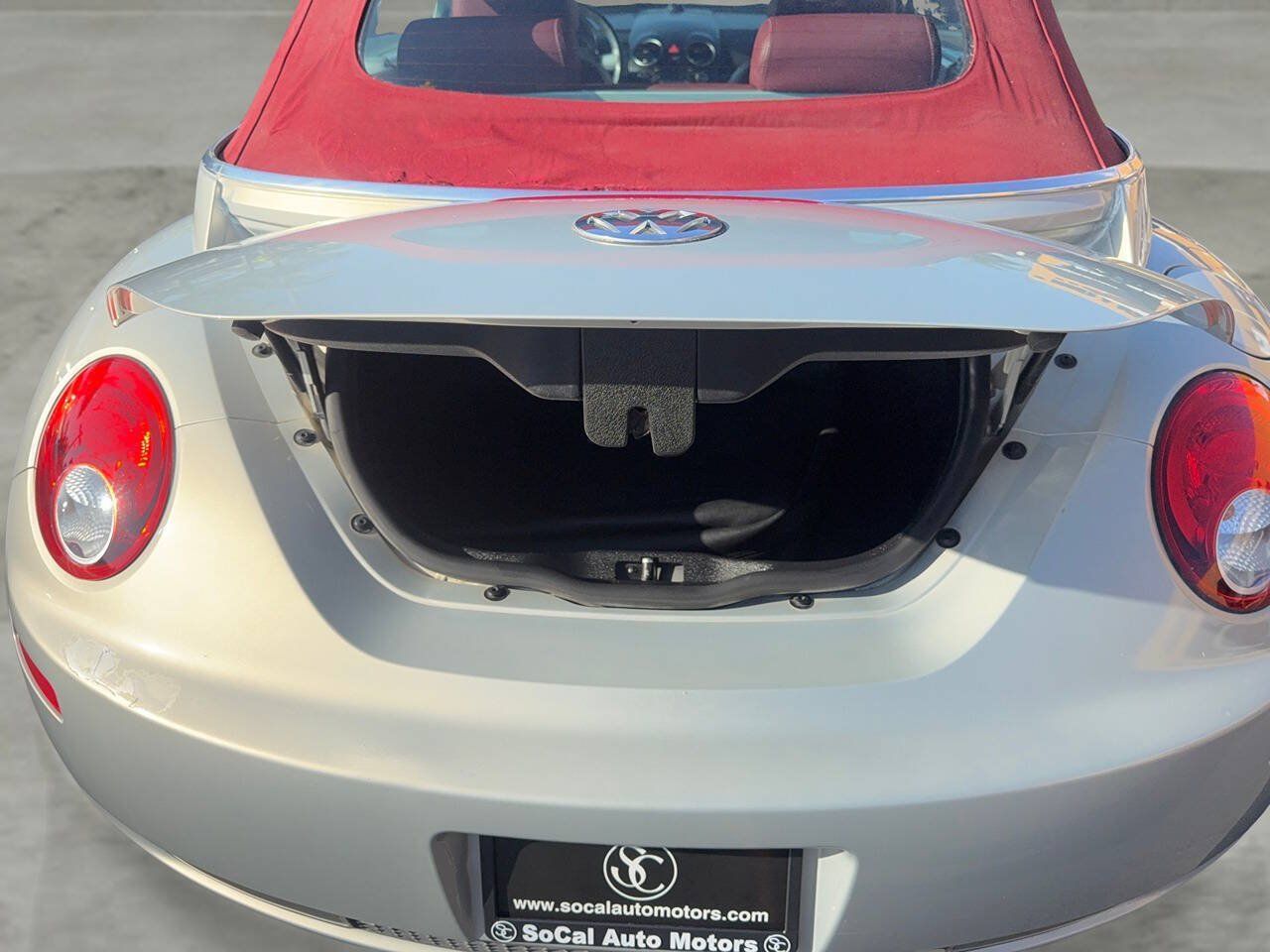 Used 2009 Volkswagen Beetle Blush FWD image 30