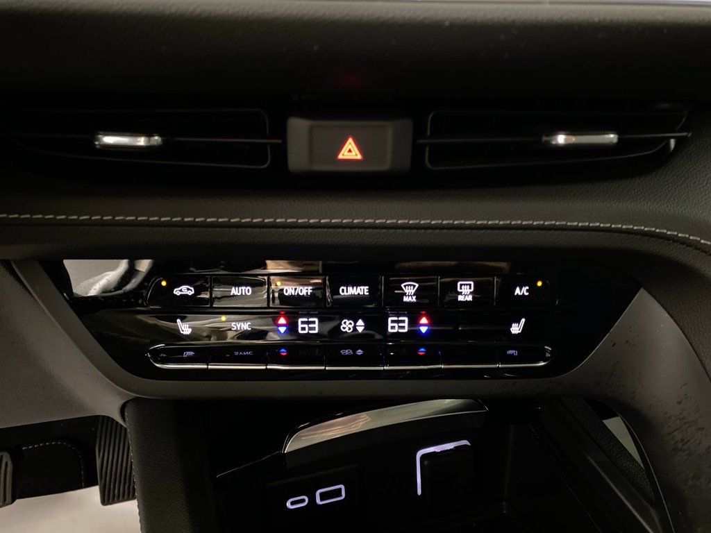 Used 2023 Buick Envision Preferred AWD/4WD image 18