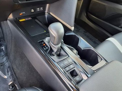 Used 2025 Toyota Camry SE image 22