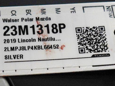 Used 2019 Lincoln Nautilus Reserve image 30