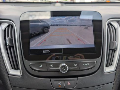 Used 2025 Chevrolet Malibu LT FWD image 16